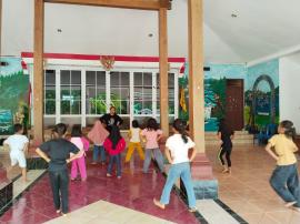 LATIHAN TARI FORUM ANAK KALURAHAN PUTAT